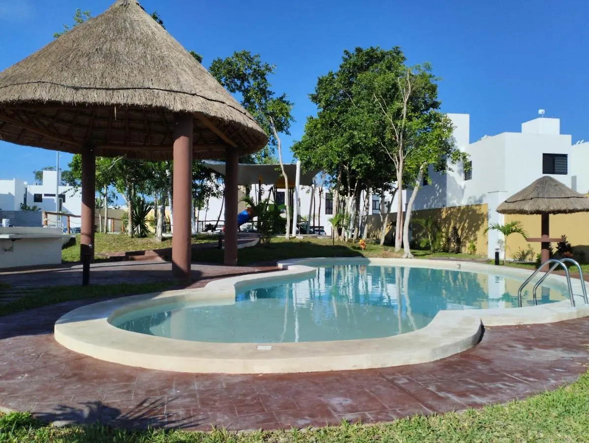 Casa En Privada Con Alberca, Excelente Para Vacaciones Y Descanso Villa Playa del Carmen